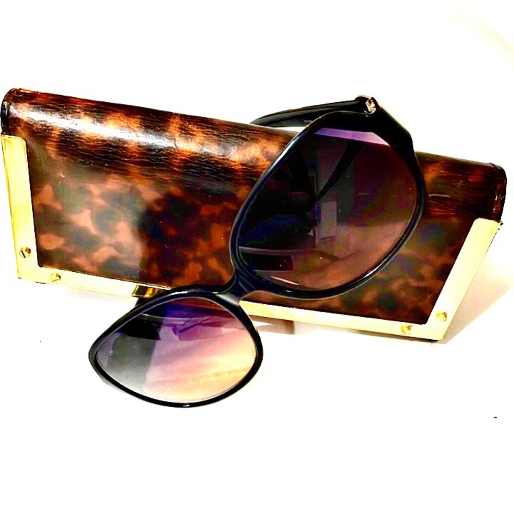 Tory Burch Synglasses With Case